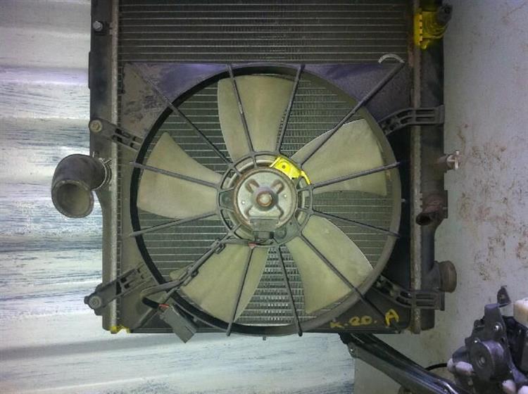 Диффузор радиатора Хонда Стрим в Борисоглебске 7847
